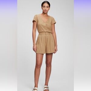 GAP High Rise Linen-Cotton Pleated Shorts